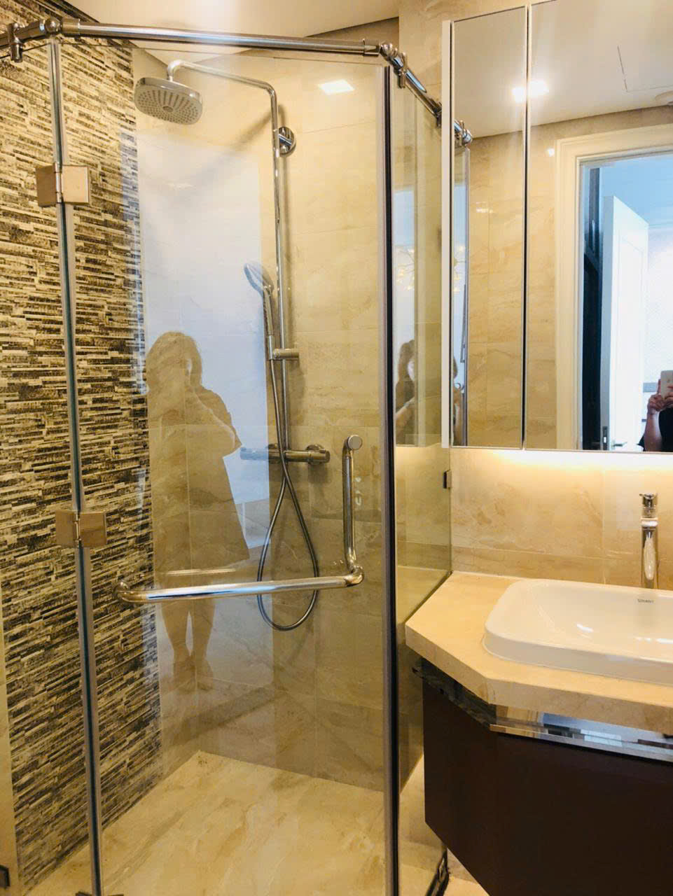 Các Tiện Nghi Đi Kèm Khi Nhận Nhà Tại Căn Hộ Vinhomes Ba Son Quận 1