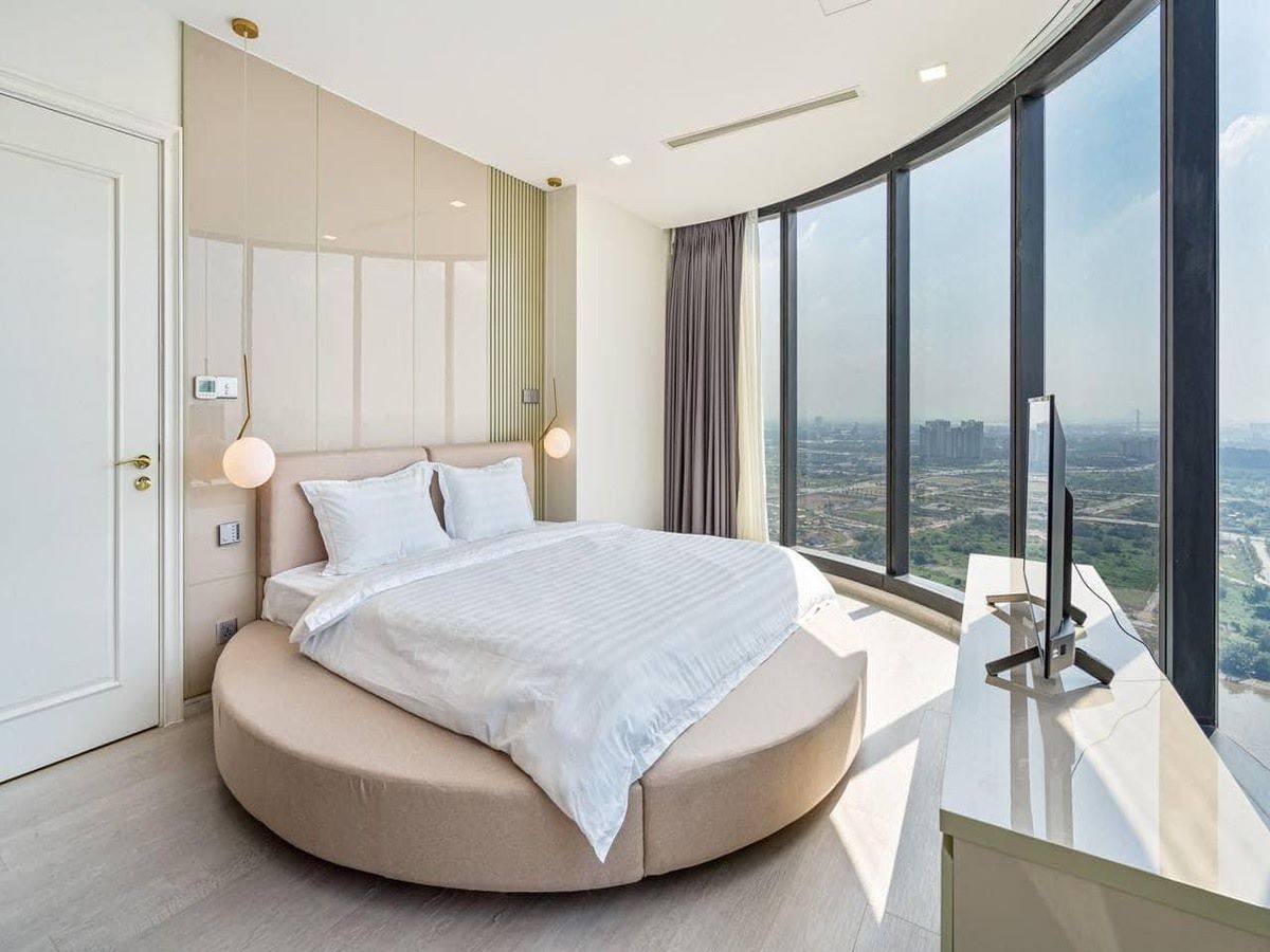 Cho thuê căn hộ Vinhomes Golden River Bason 3 Phòng Ngủ 121,5m2 Vòng Cung