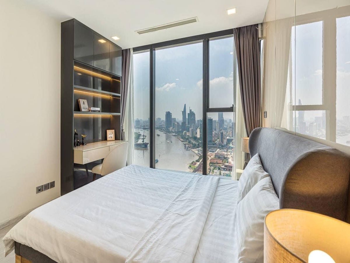 Cho thuê căn hộ Vinhomes Golden River Bason 3 Phòng Ngủ 121,5m2 Vòng Cung