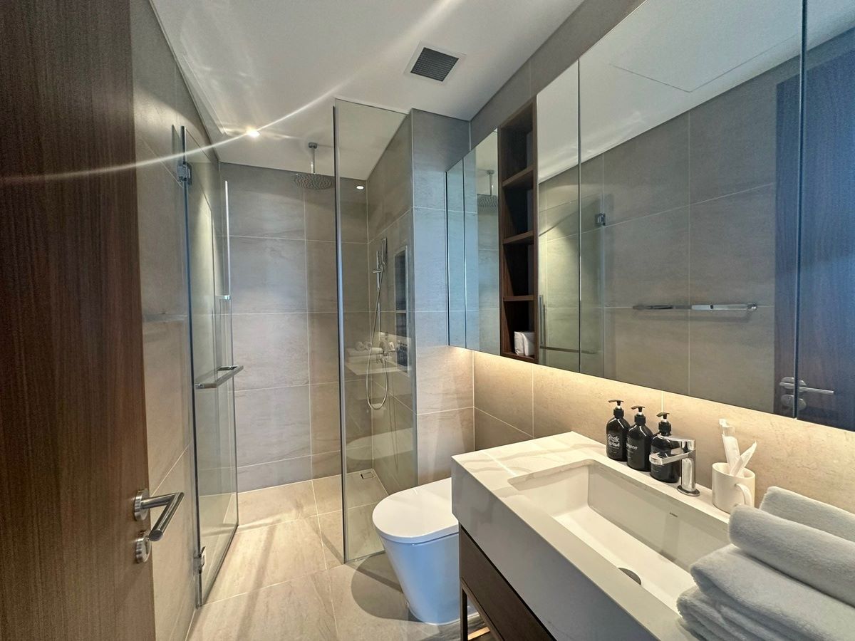 Cần Cho Thuê Căn Hộ The Metropole 2 Phòng Ngủ 83m2