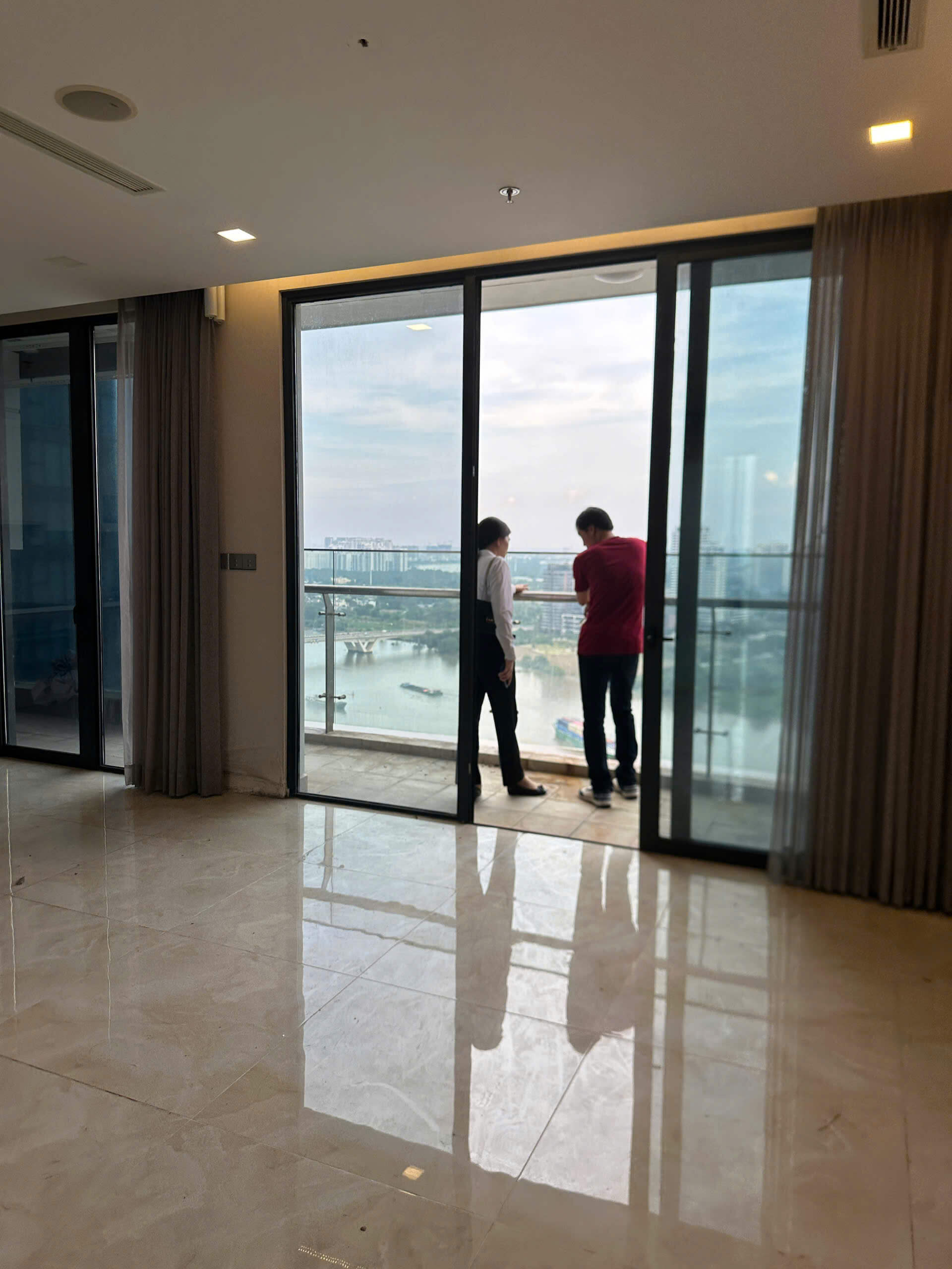 Xem nhà trực tiếp