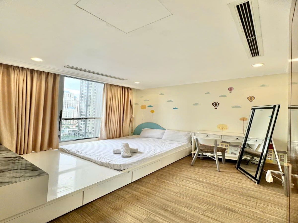 Cho thuê căn hộ Vinhomes Central Park Landmark 3 3 Phòng Ngủ 94m2